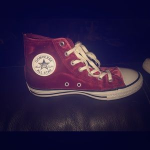 COPY - New chucks, Velvet, worn once!